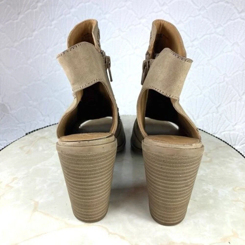 Universal Thread Laser Cut Peep Toe Booties Womens 10 Tan Block Heel Cutout Zip